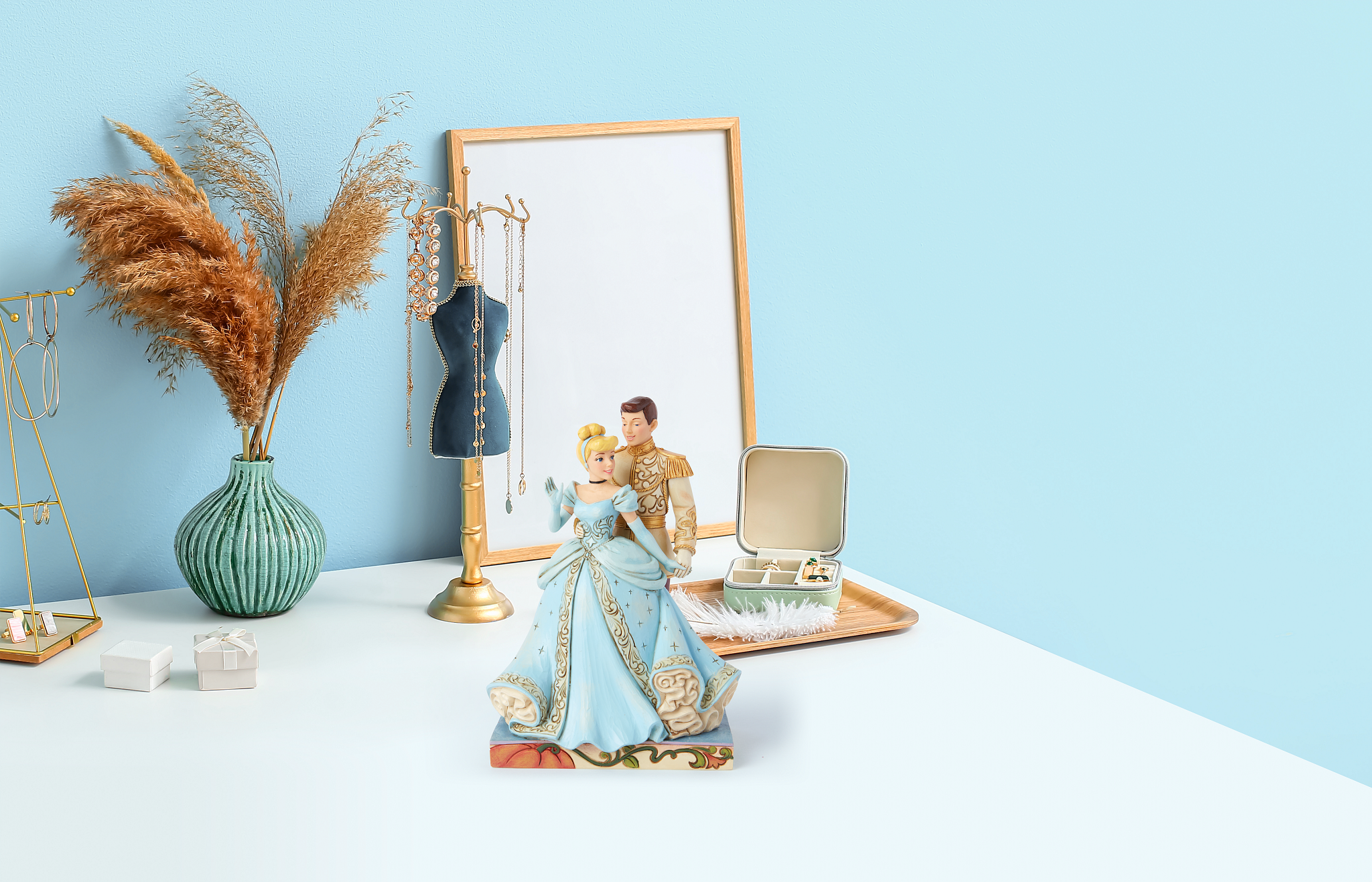 Disney Traditions - Cinderella & Prince Charming (A Fairytale Love) figurine by Jim Shore 6015016
