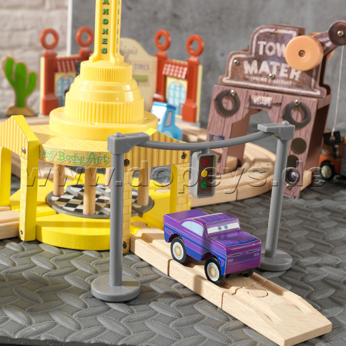 Disney Pixar Cars 3 50-teiliges Eisenbahnset Radiator Springs von KidKraft 18013