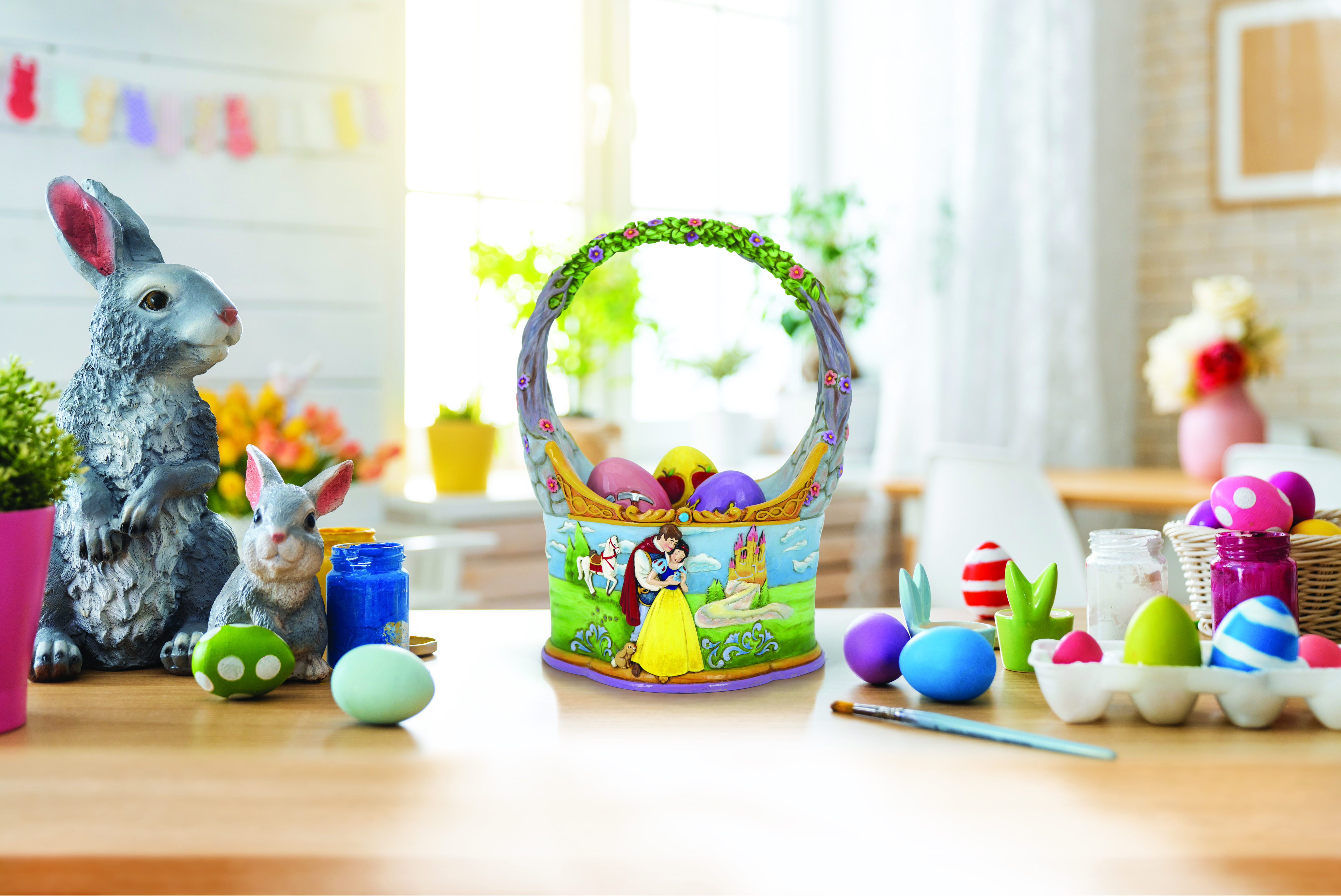 Disney Traditions - Snow White and the Seven Dwarfs Easter basket with Eggs (The Tale That Started Them All) figurine by Jim Shore 6010105