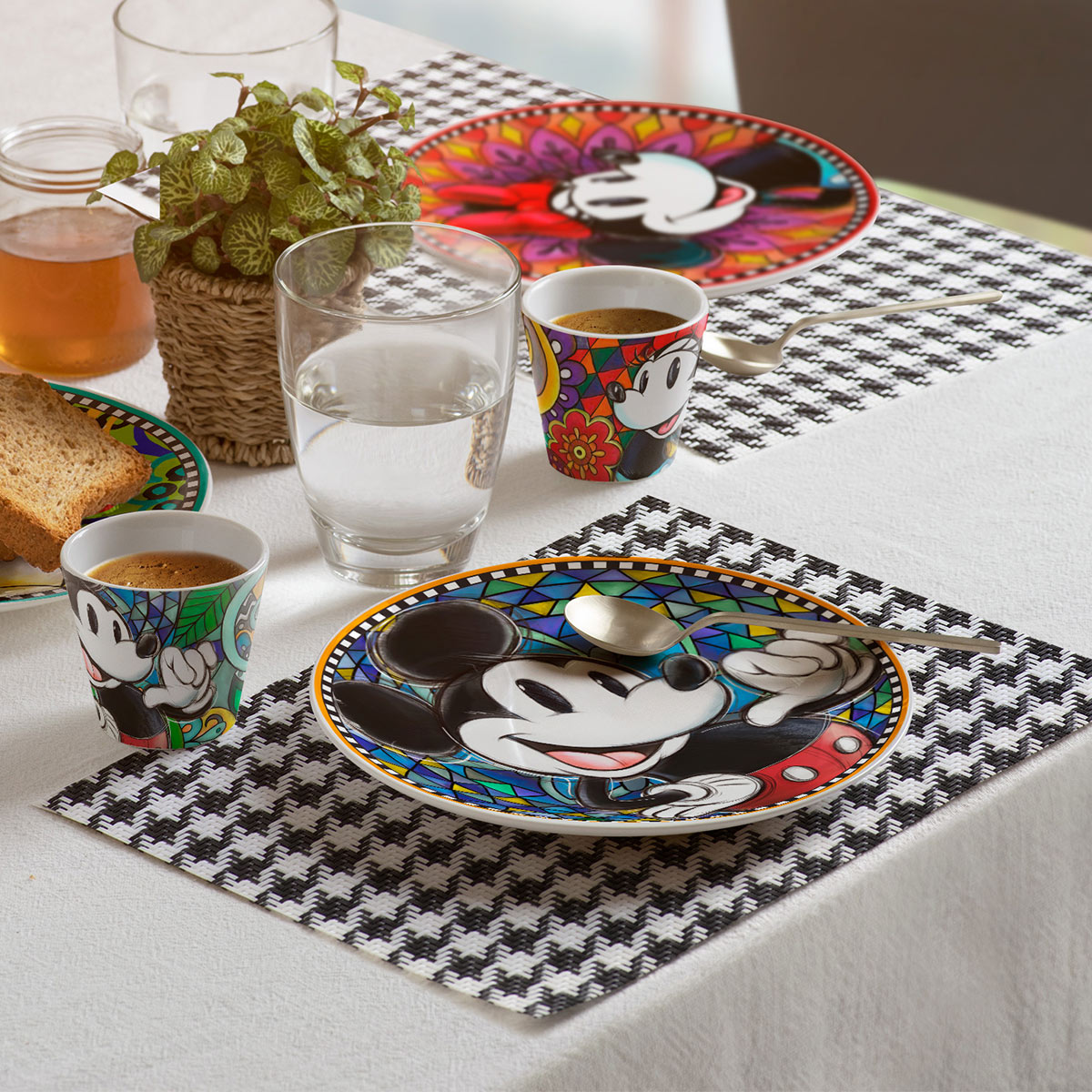 Disney Dessert-Teller / Kuchenteller "Mickey & Freunde" Forever & Ever 6 Stück im Set im italienischen Design 103008