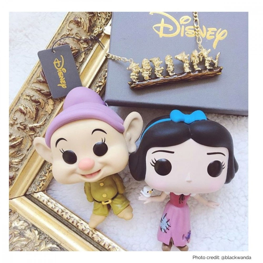 Disney Halskette - Sieben Zwerge (Schneewittchen) in Gold von Couture Kingdom 12100221